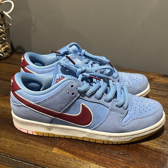 Nike Dunk Low SB Phillies Sneakers Size 6